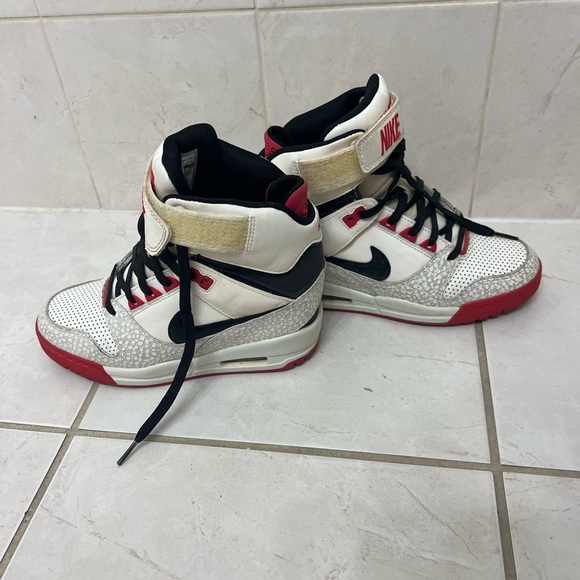 NIKE AIR REVOLUTION SKY HI WEDGE SIZE Us 6  red white and black - Picture 8 of 8